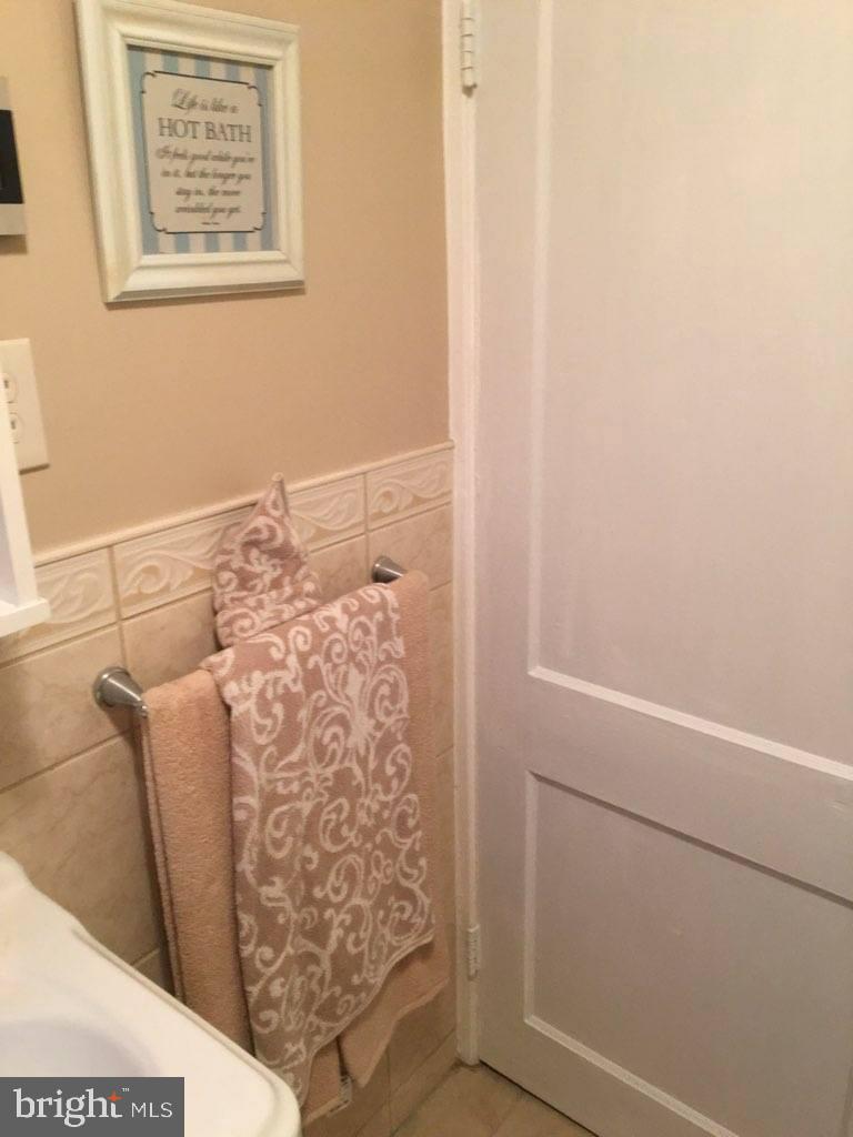 1918 Hillenwood Road Baltimore, MD 21239 - Photo 26 of 41 Bathroom