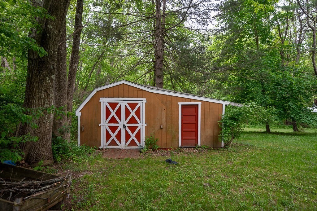 22 Comins Road Oxford, MA 01537 - Photo 36 of 42