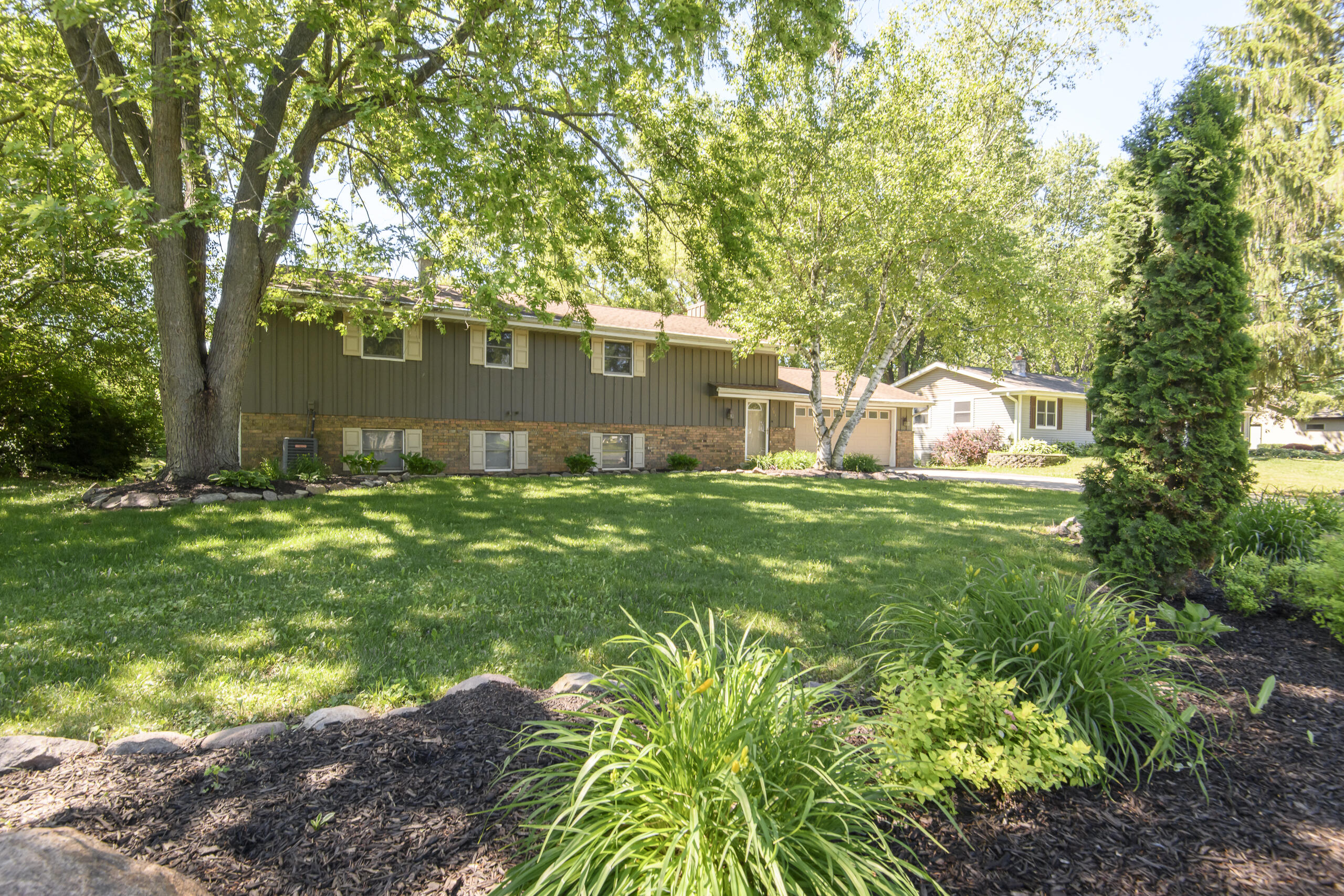 705 Fox Knoll Drive Rochester, WI 53185 - Photo 45 of 52 a1