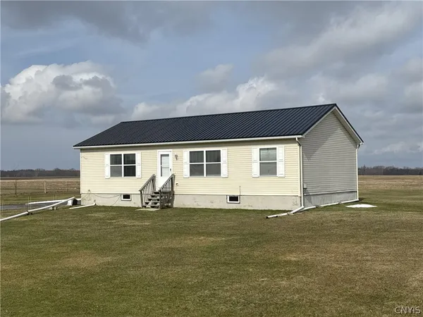 $1,400 | 17575 County Route 63, Adams Center, NY 13606