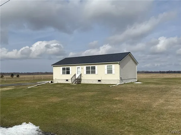 $1,400 | 17575 County Route 63, Adams Center, NY 13606