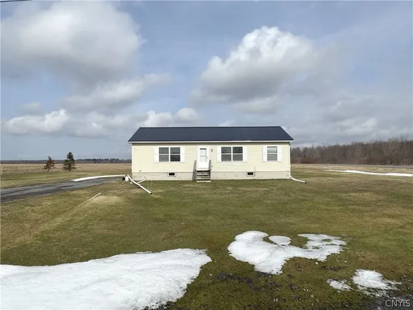 $1,400 | 17575 County Route 63, Adams Center, NY 13606