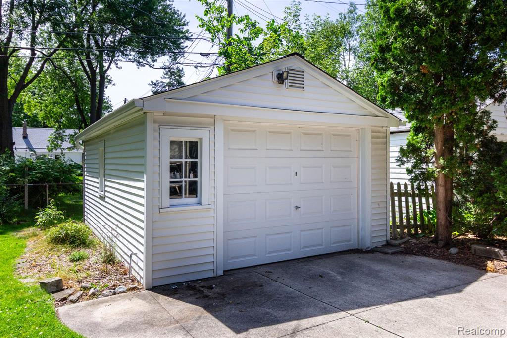 4237 Wakefield Road Berkley, MI 48072 - Photo 29 of 37