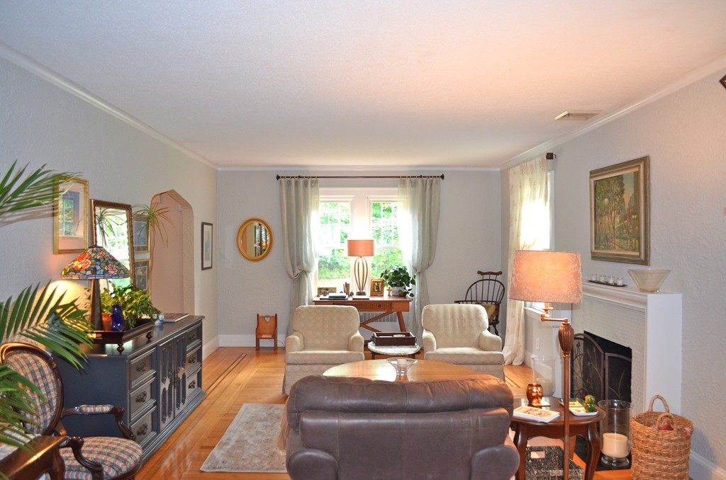425 Trafton Road Springfield, MA 01108 - Photo 9 of 28 a living room with furniture fireplace and window