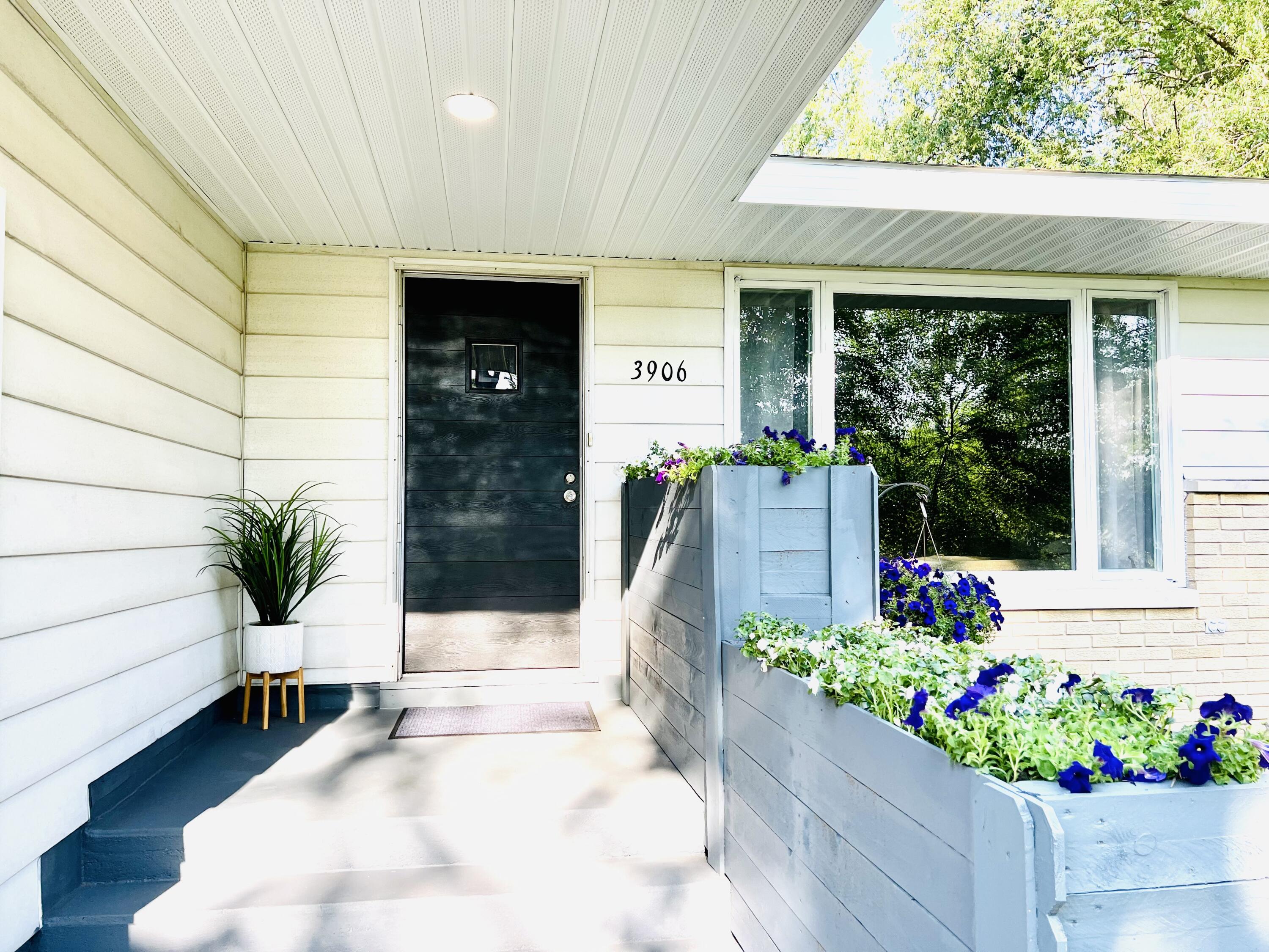 3906 South Dangl Road Muskegon, MI 49444 - Photo 2 of 38 front door
