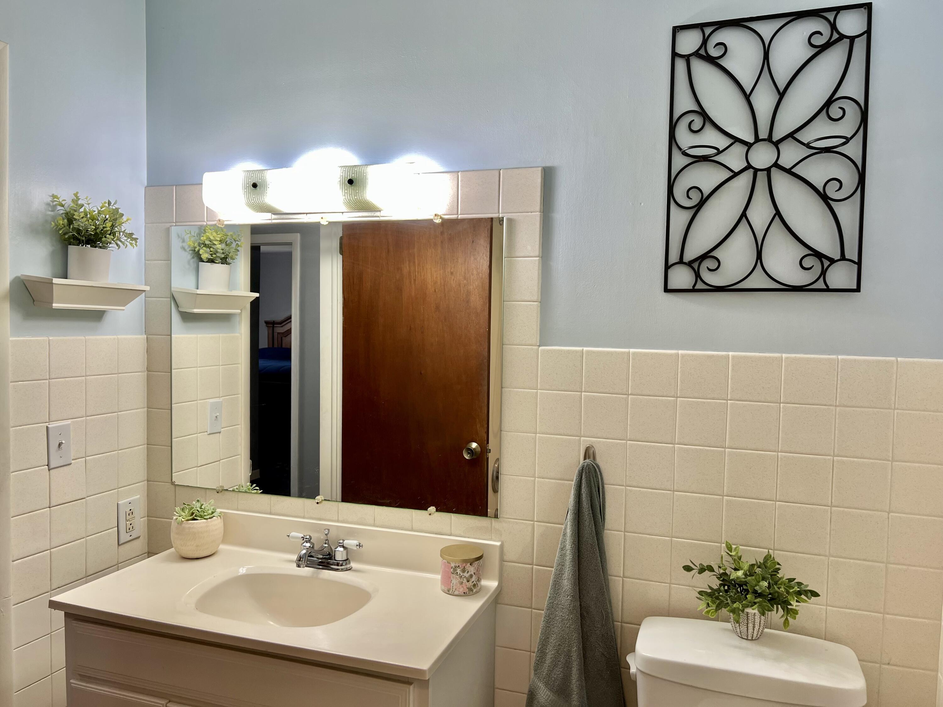 3906 South Dangl Road Muskegon, MI 49444 - Photo 27 of 38 bathtub sink
