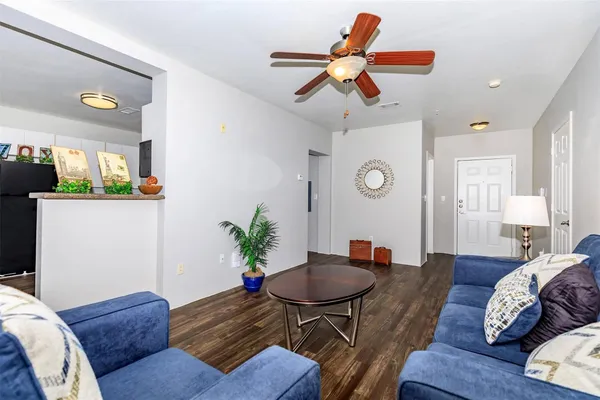 $1,185 | 7120-7011 Village Way, Unit 1732, Houston, TX 77087