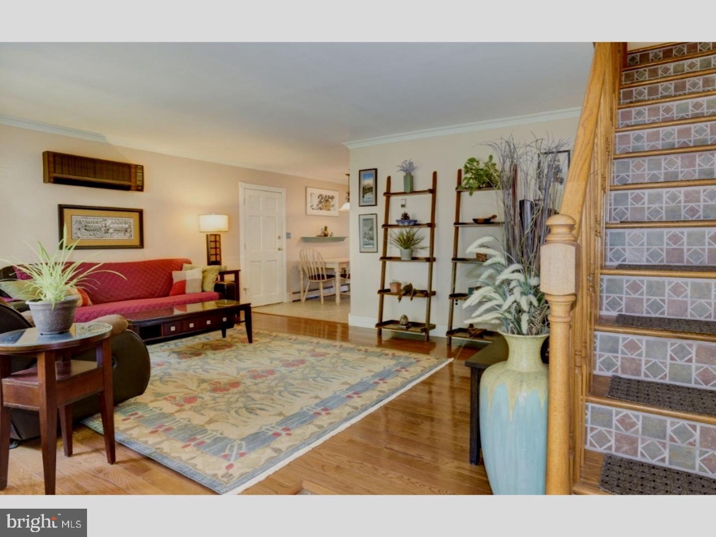 20 Cameo Road Levittown, PA 19057 - Photo 5 of 24 Living Room