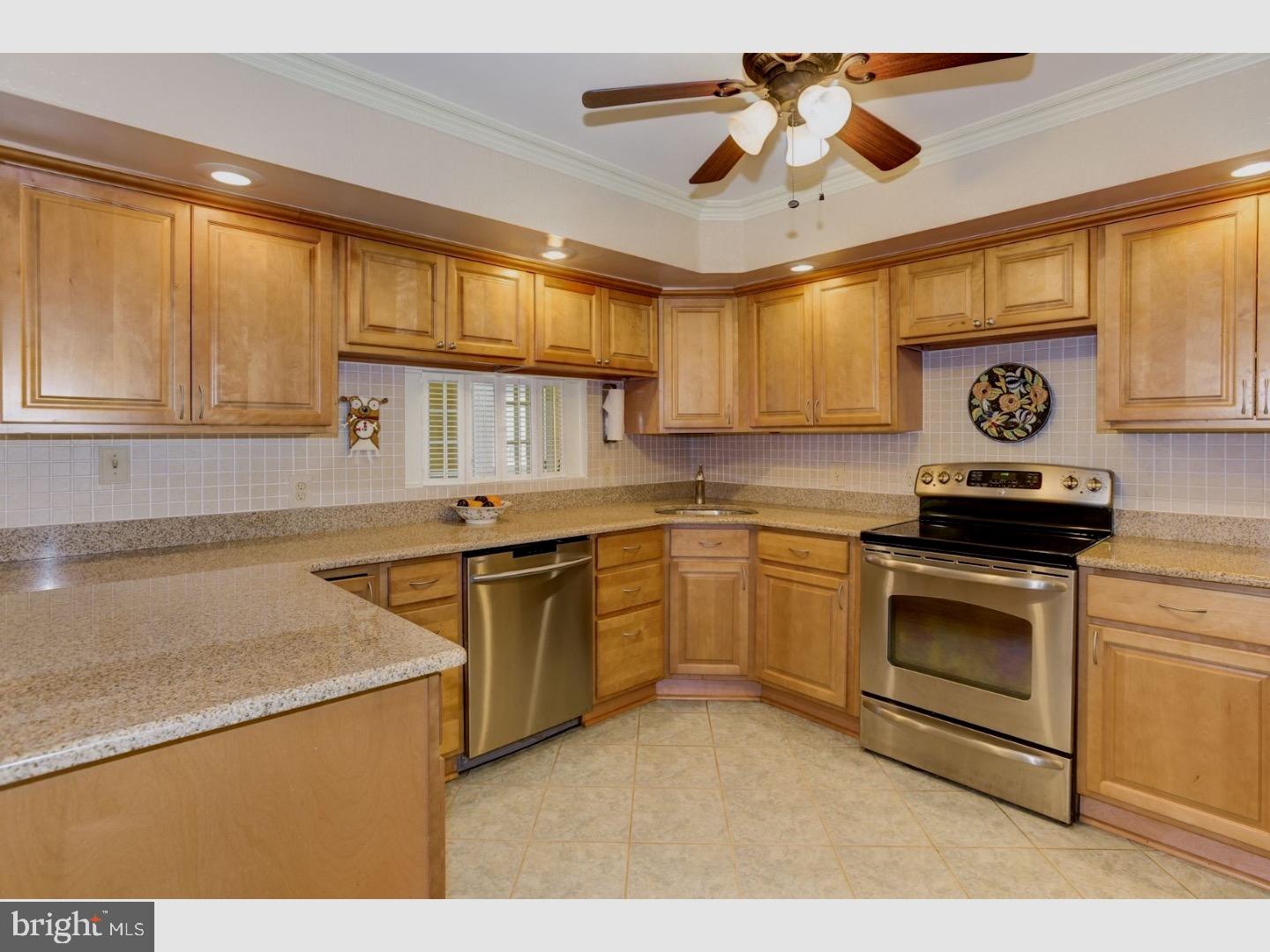 20 Cameo Road Levittown, PA 19057 - Photo 7 of 24 Kitchen