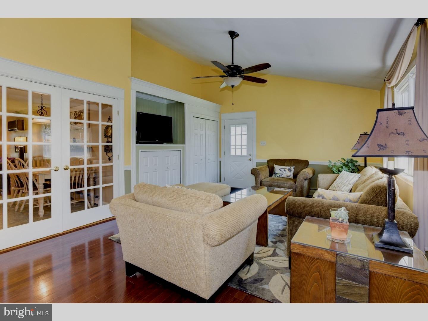 20 Cameo Road Levittown, PA 19057 - Photo 10 of 24 Great Room