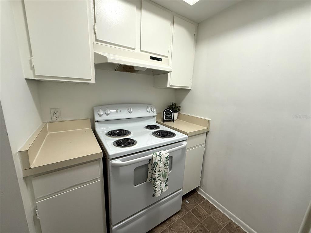 510 Southwest 69th Street, Unit A Gainesville, FL 32607 - Photo 5 of 9 a utility room with dryer and washer