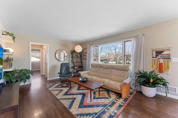 $350,000 | 520 57th Avenue Northeast, Fridley, MN 55432