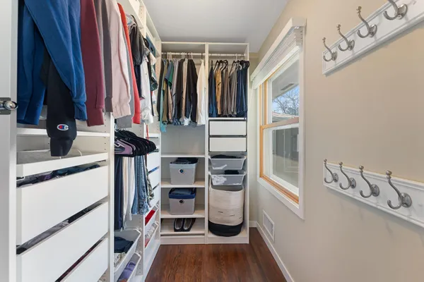 $350,000 | 520 57th Avenue Northeast, Fridley, MN 55432