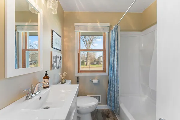 $350,000 | 520 57th Avenue Northeast, Fridley, MN 55432