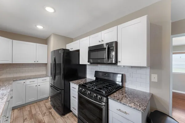 $350,000 | 520 57th Avenue Northeast, Fridley, MN 55432