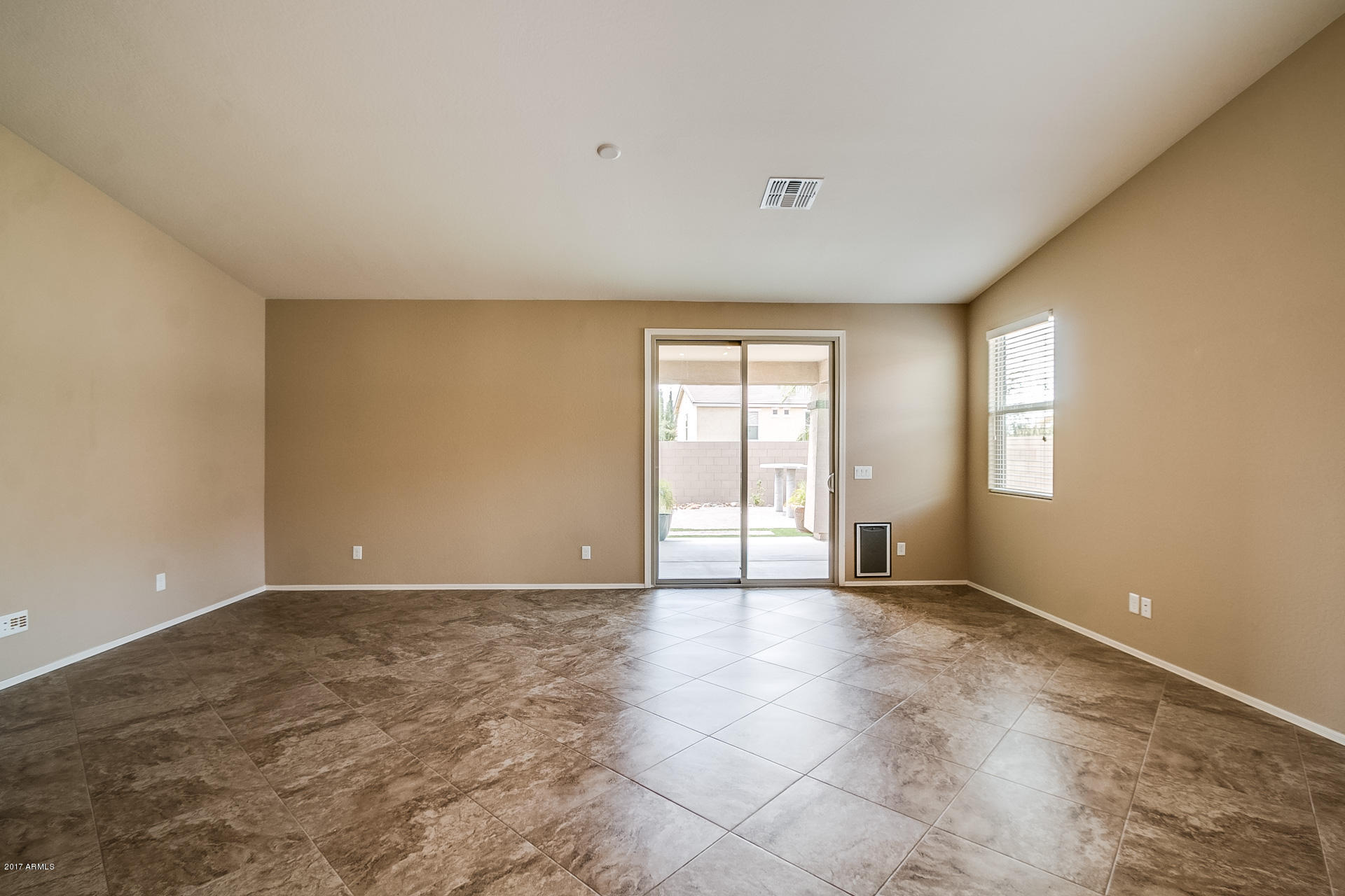 20949 West Eastview Way Buckeye, AZ 85396 - Photo 15 of 36 Eastview-014