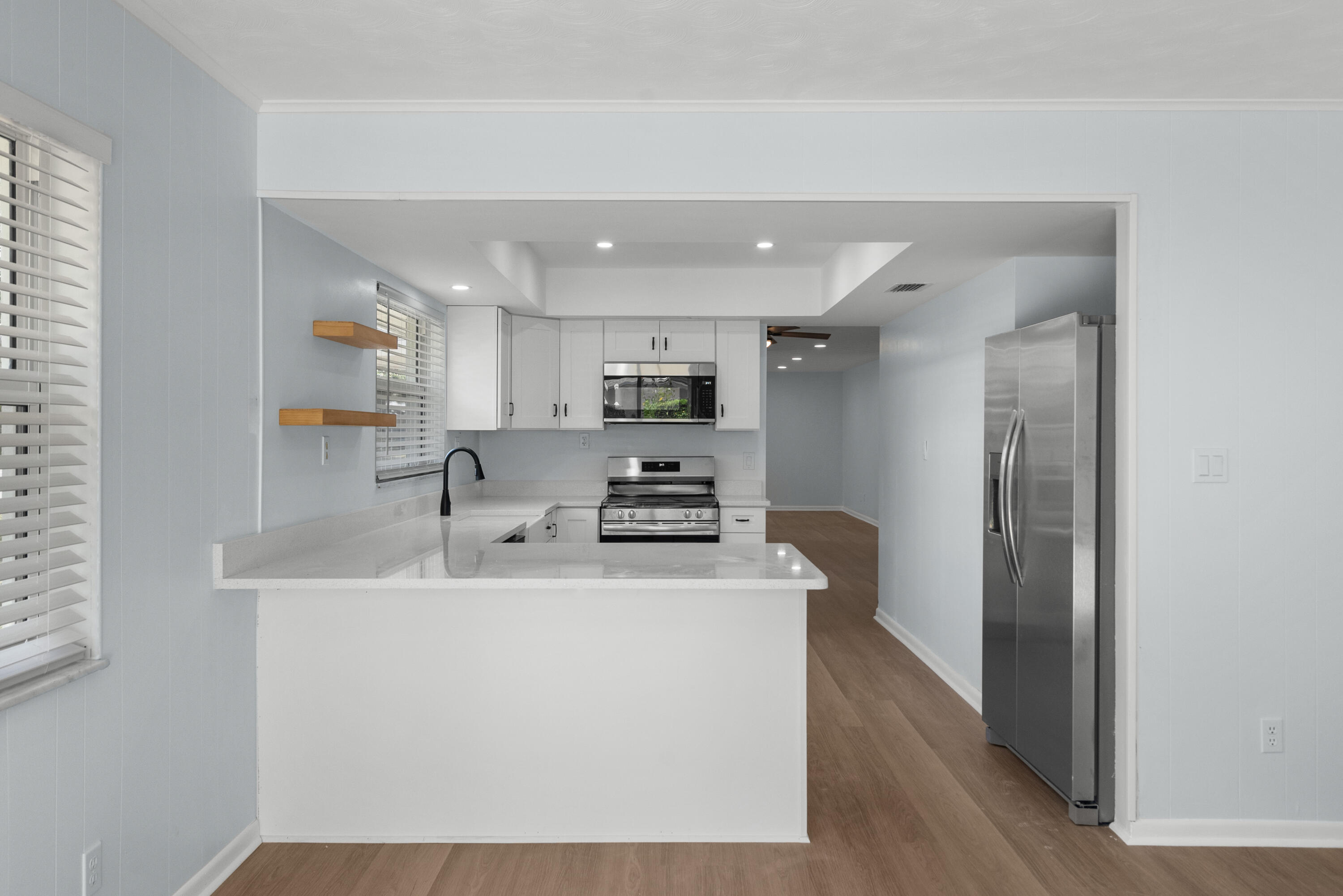 381 Southeast Edgewood Drive Stuart, FL 34996 - Photo 11 of 19 DSC00740