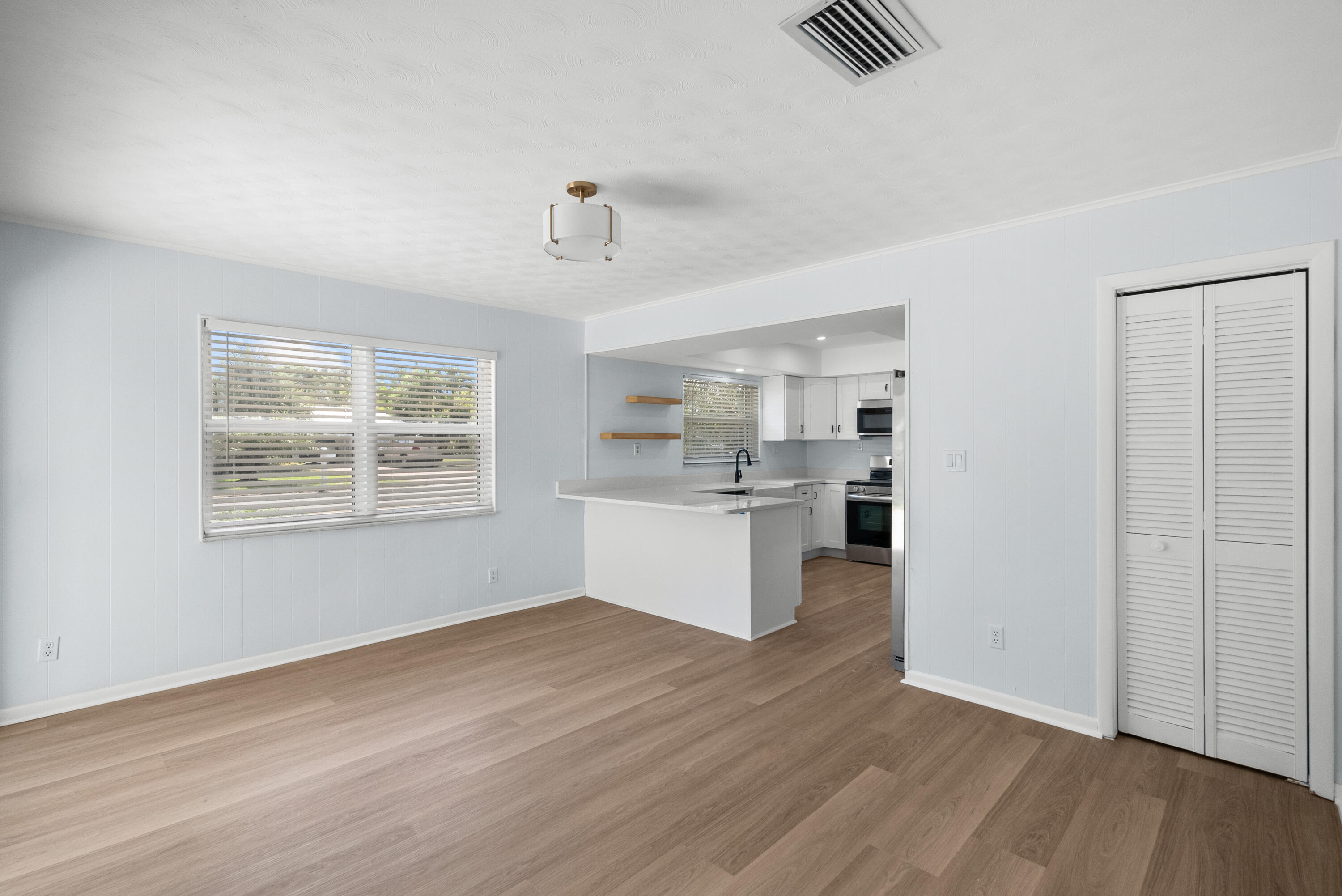 381 Southeast Edgewood Drive Stuart, FL 34996 - Photo 12 of 19 DSC00745