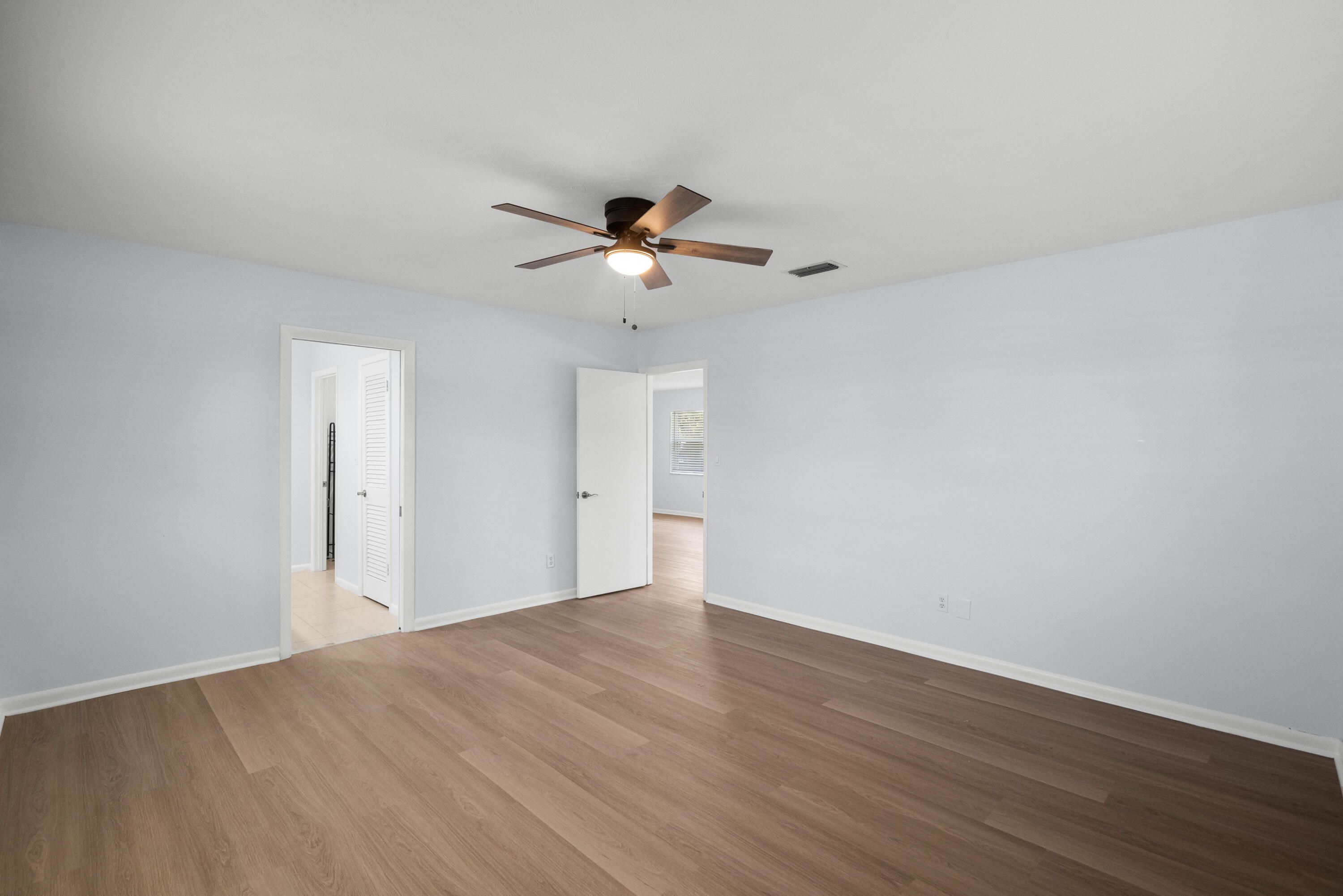 381 Southeast Edgewood Drive Stuart, FL 34996 - Photo 6 of 19 DSC00705