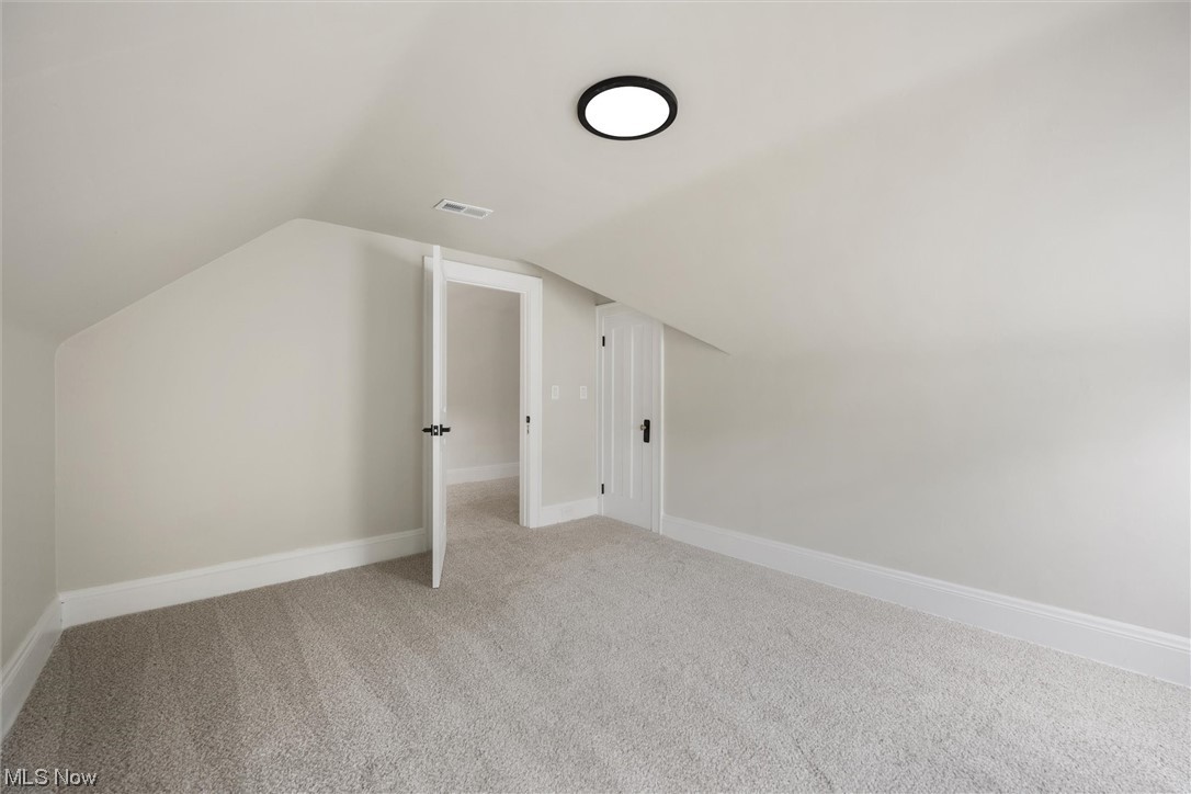 12737 Cedar Road Cleveland Heights, OH 44106 - Photo 27 of 33 Third Fl Bedroom