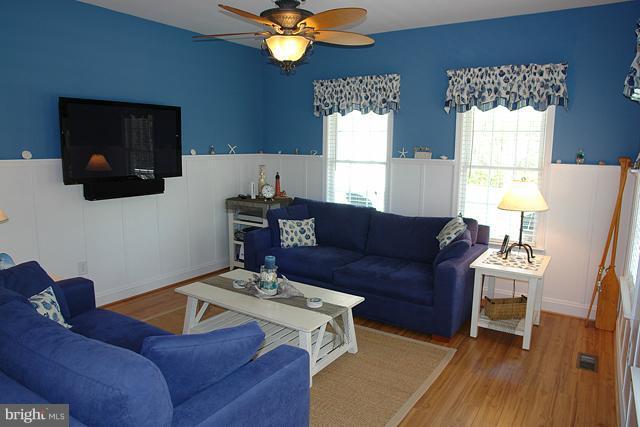 4214 Mt Ephraim Road Sumerduck, VA 22742 - Photo 13 of 30 Living Room
