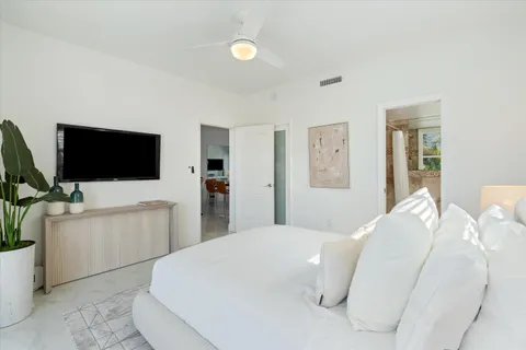 $525,000 | 2717 Yacht Club Boulevard, Unit PH 5E, Fort Lauderdale, FL 33304