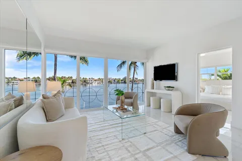 $525,000 | 2717 Yacht Club Boulevard, Unit PH 5E, Fort Lauderdale, FL 33304