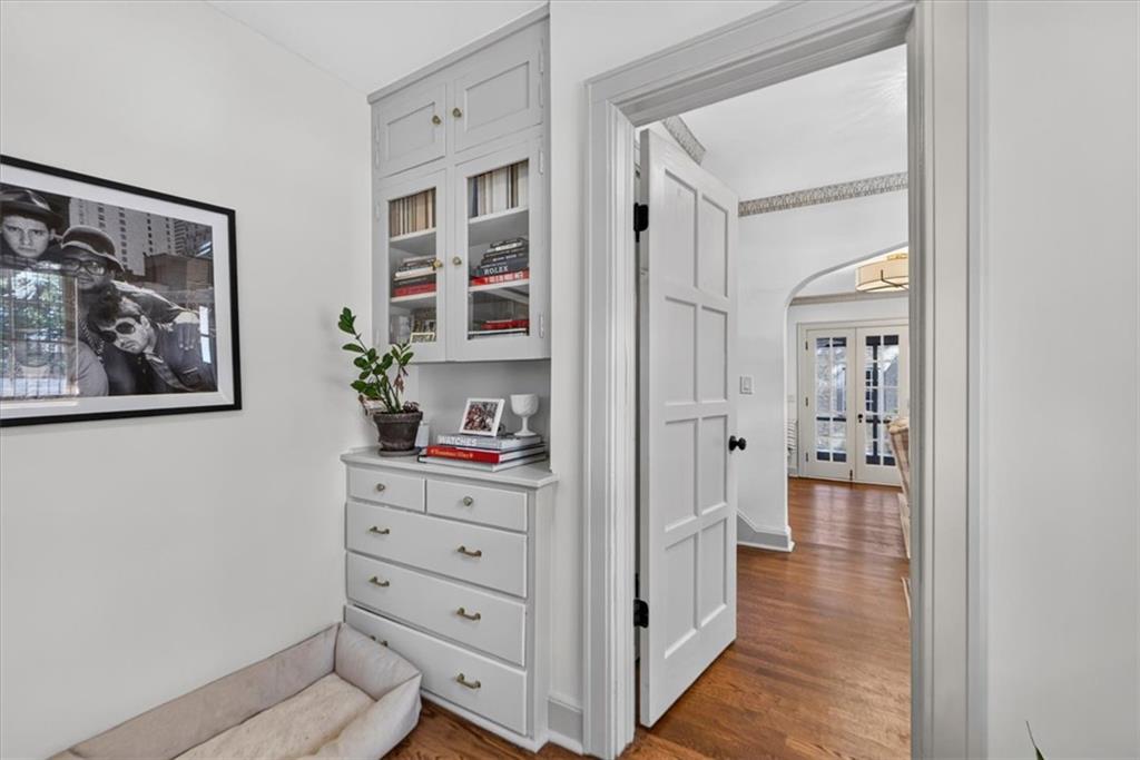 6848 Edgevale Road Kansas City, MO 64113 - Photo 15 of 36 Gallery Image 15