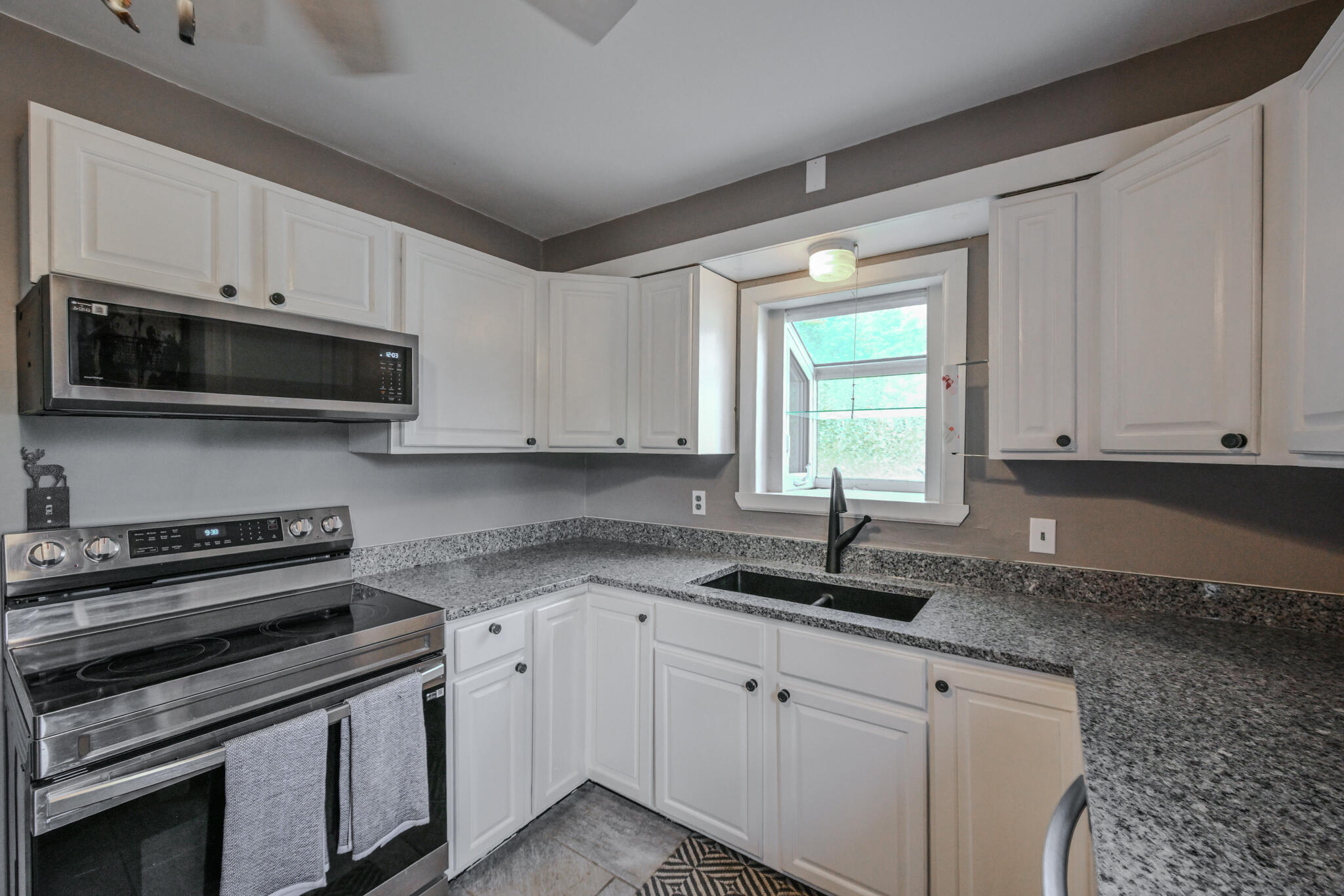 3301 Troy Road Springfield, OH 45504 - Photo 8 of 33 20260820-3301 Troy Rd-012