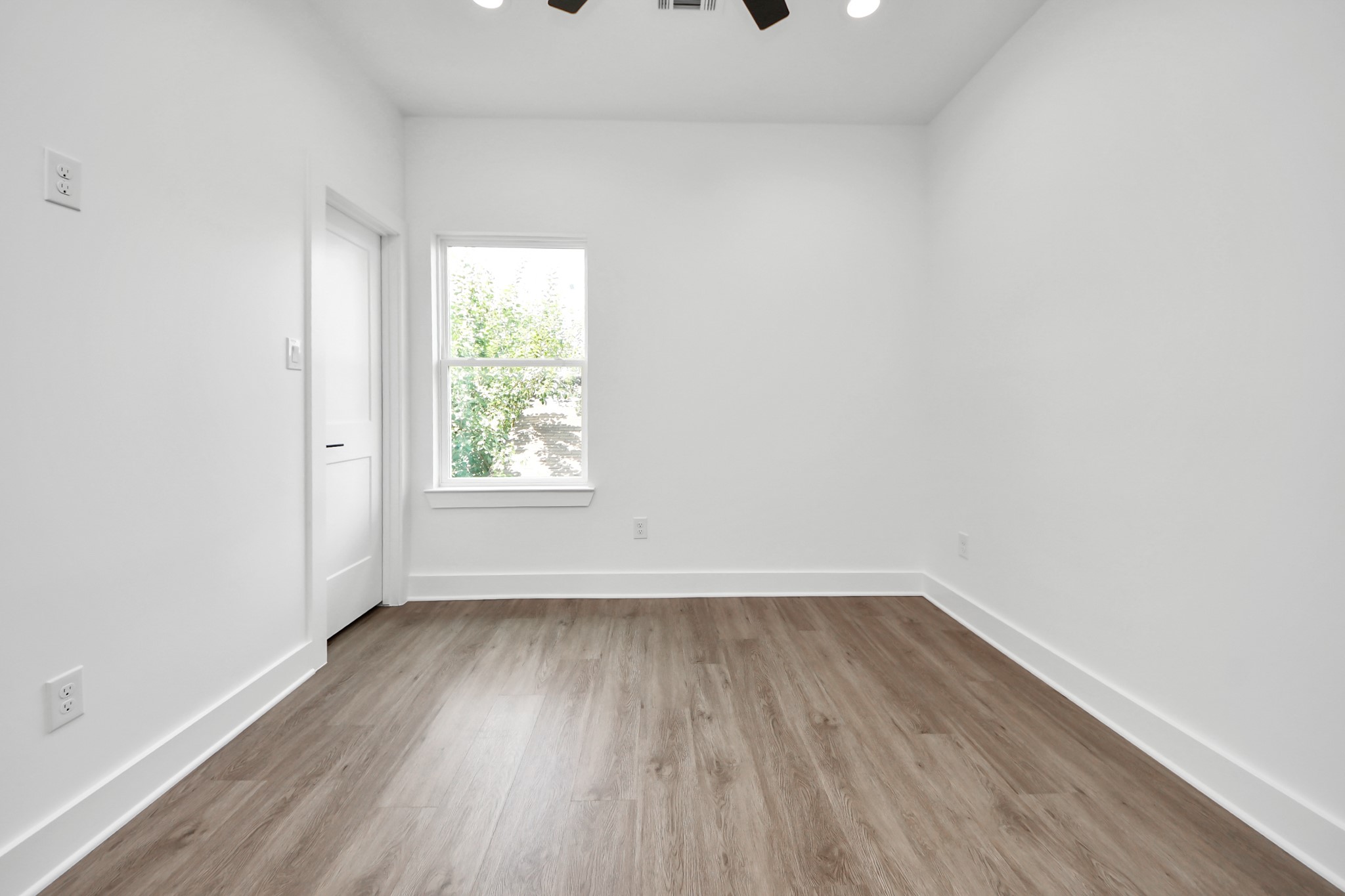 5029 Broom Street, Unit C Houston, TX 77092 - Photo 17 of 19