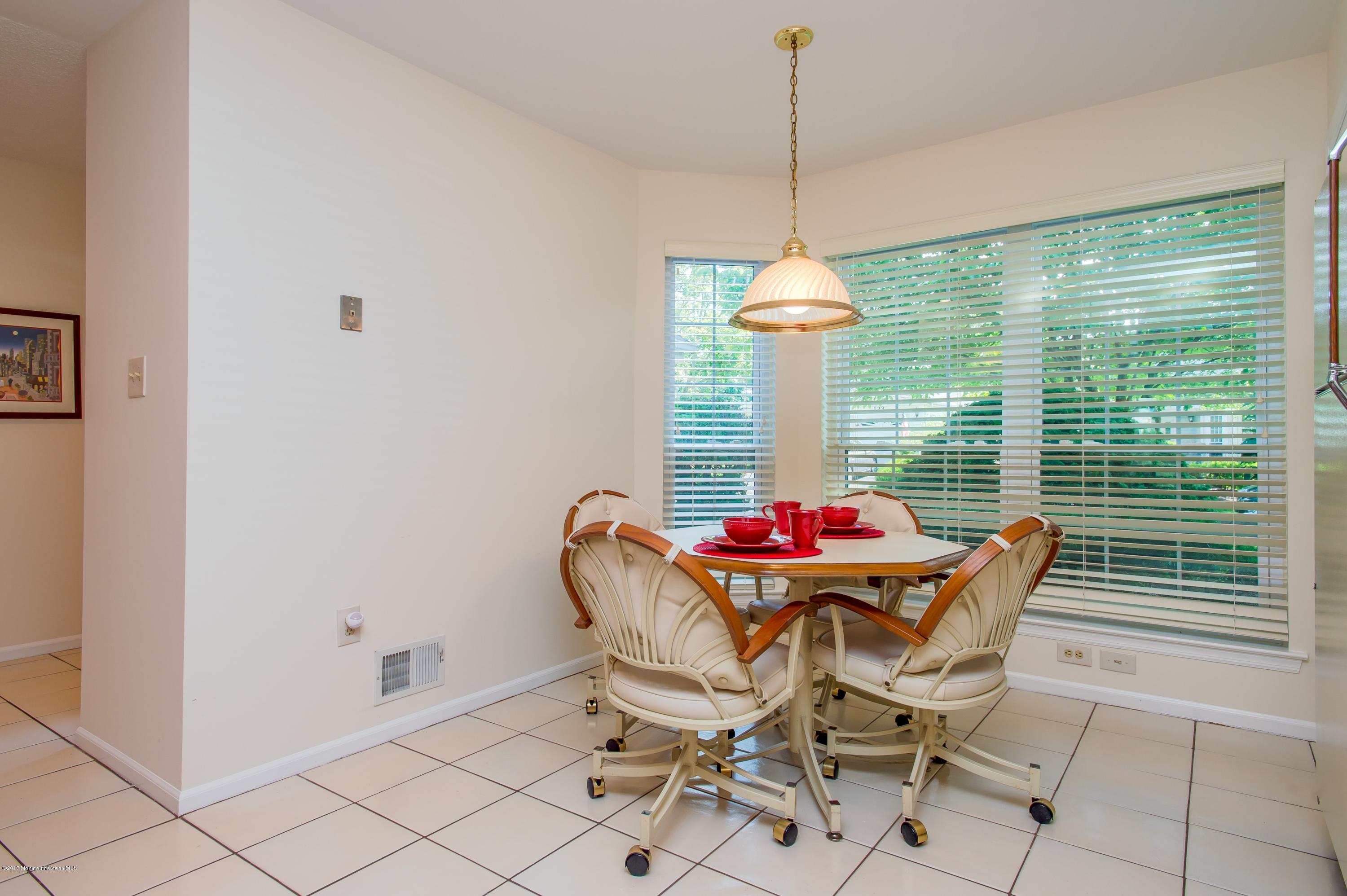 121 Almond Road Freehold, NJ 07728 - Photo 6 of 18 Breakfast Area