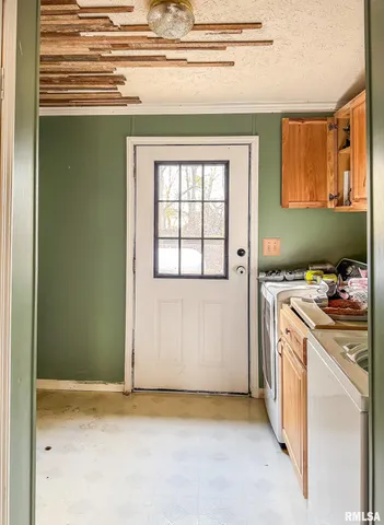 $199,900 | 16881 Crum Road, Virginia, IL 62691