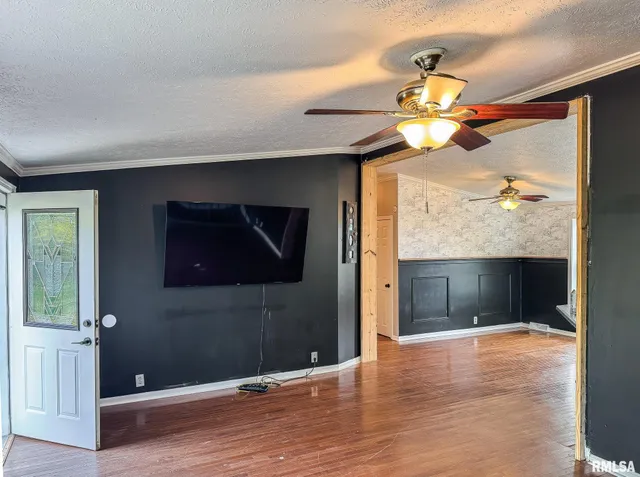 $199,900 | 16881 Crum Road, Virginia, IL 62691