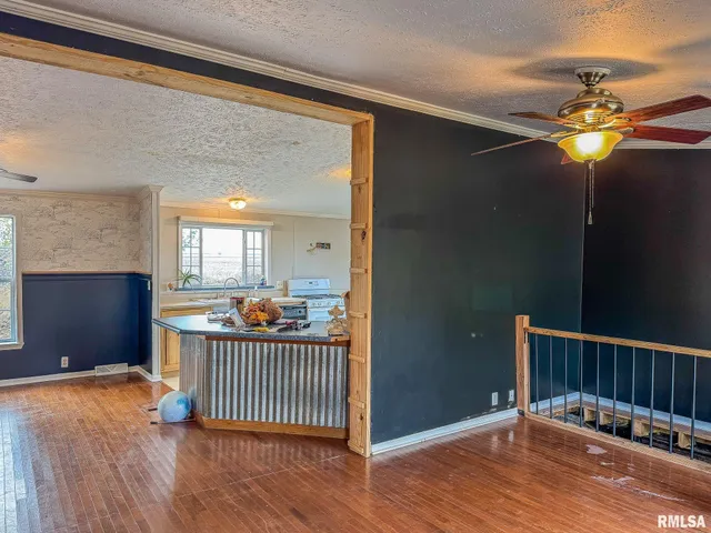 $199,900 | 16881 Crum Road, Virginia, IL 62691