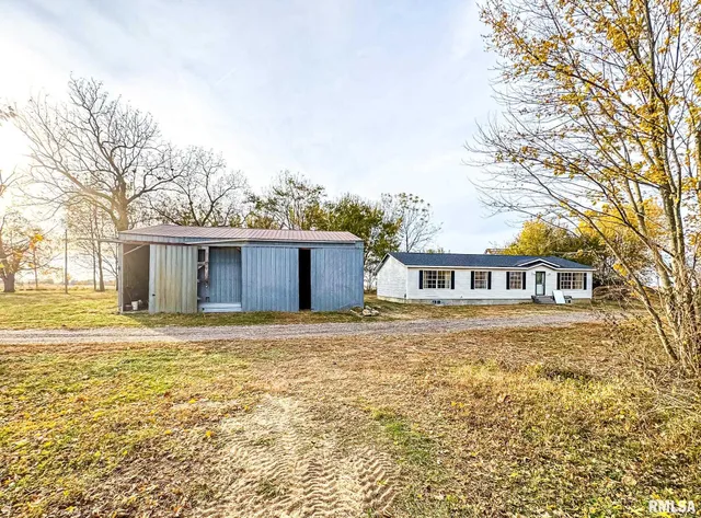 $199,900 | 16881 Crum Road, Virginia, IL 62691