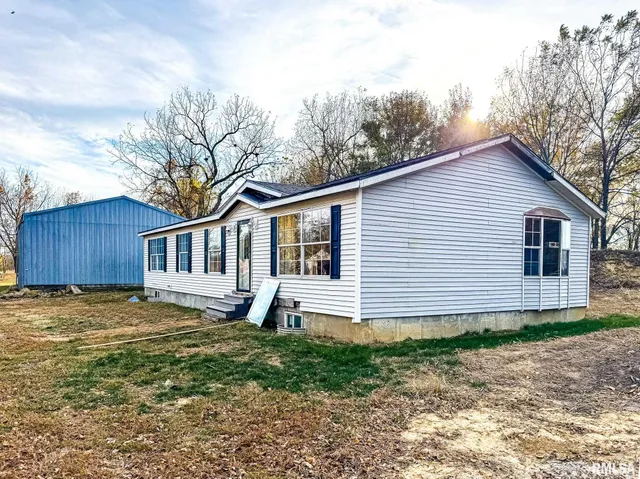 $199,900 | 16881 Crum Road, Virginia, IL 62691