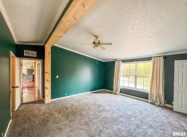 $199,900 | 16881 Crum Road, Virginia, IL 62691