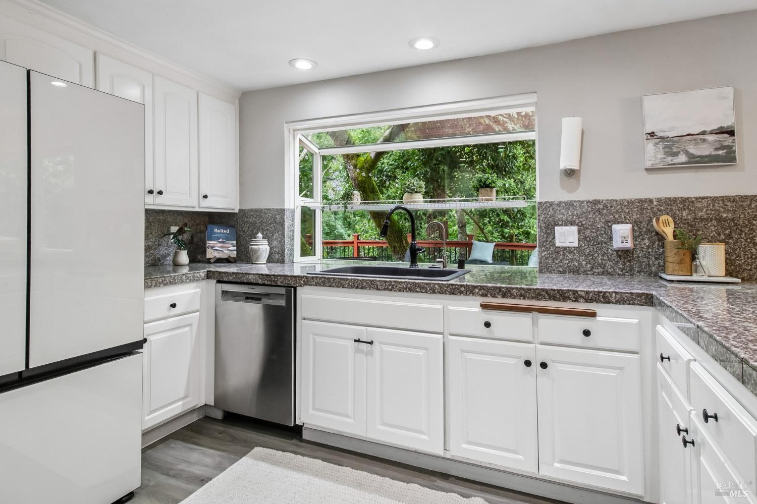 2227 Vallejo Street Santa Rosa, CA 95404 - Photo 13 of 66