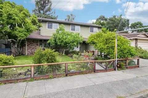 $919,000 | 2227 Vallejo Street, Santa Rosa, CA 95404