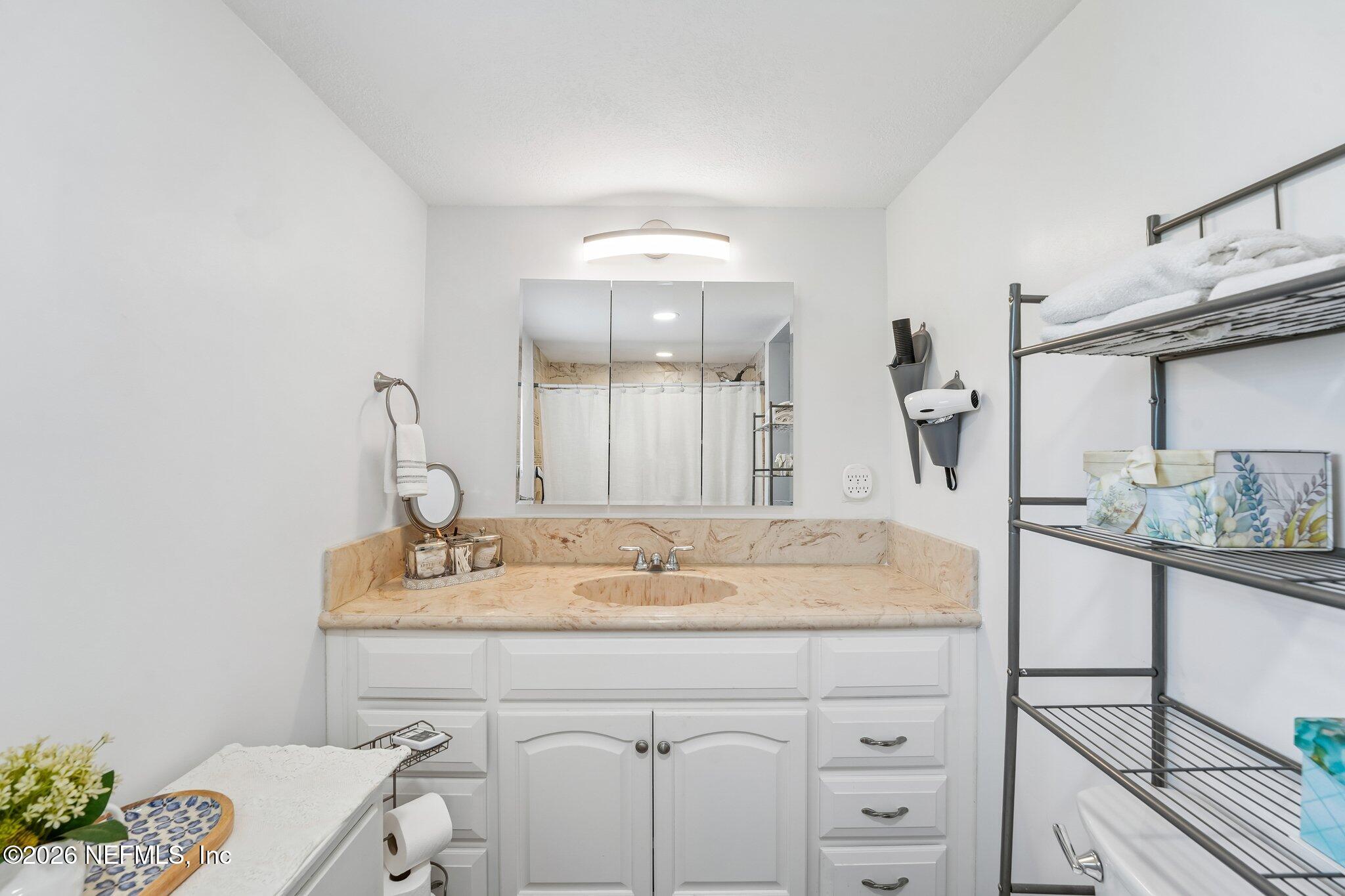 122 Macon Road Palatka, FL 32177 - Photo 102 of 177 Original Cottage Guest Bath
