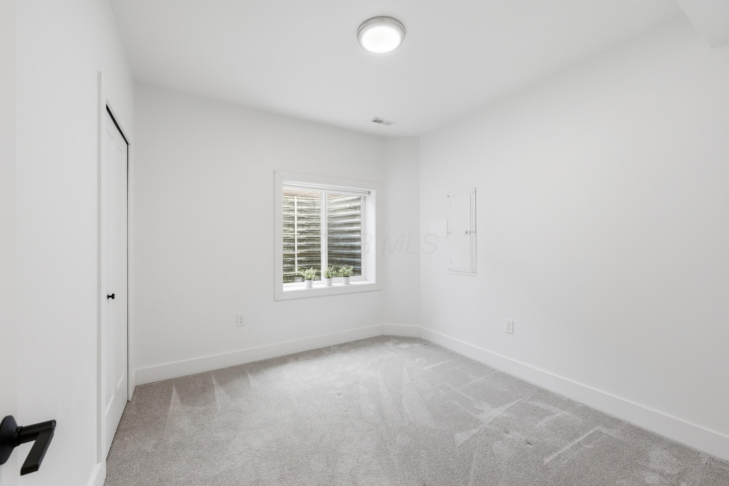 1102 Summit Street Columbus, OH 43201 - Photo 26 of 44 16_072a9562