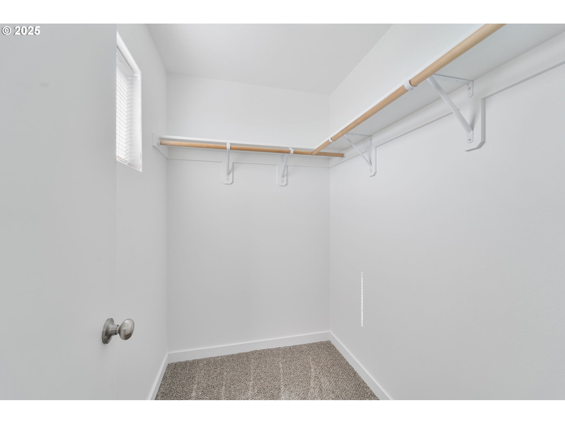 774 Northeast 11th Street Hermiston, OR 97838 - Photo 16 of 34 a view of small space with racks on the wall