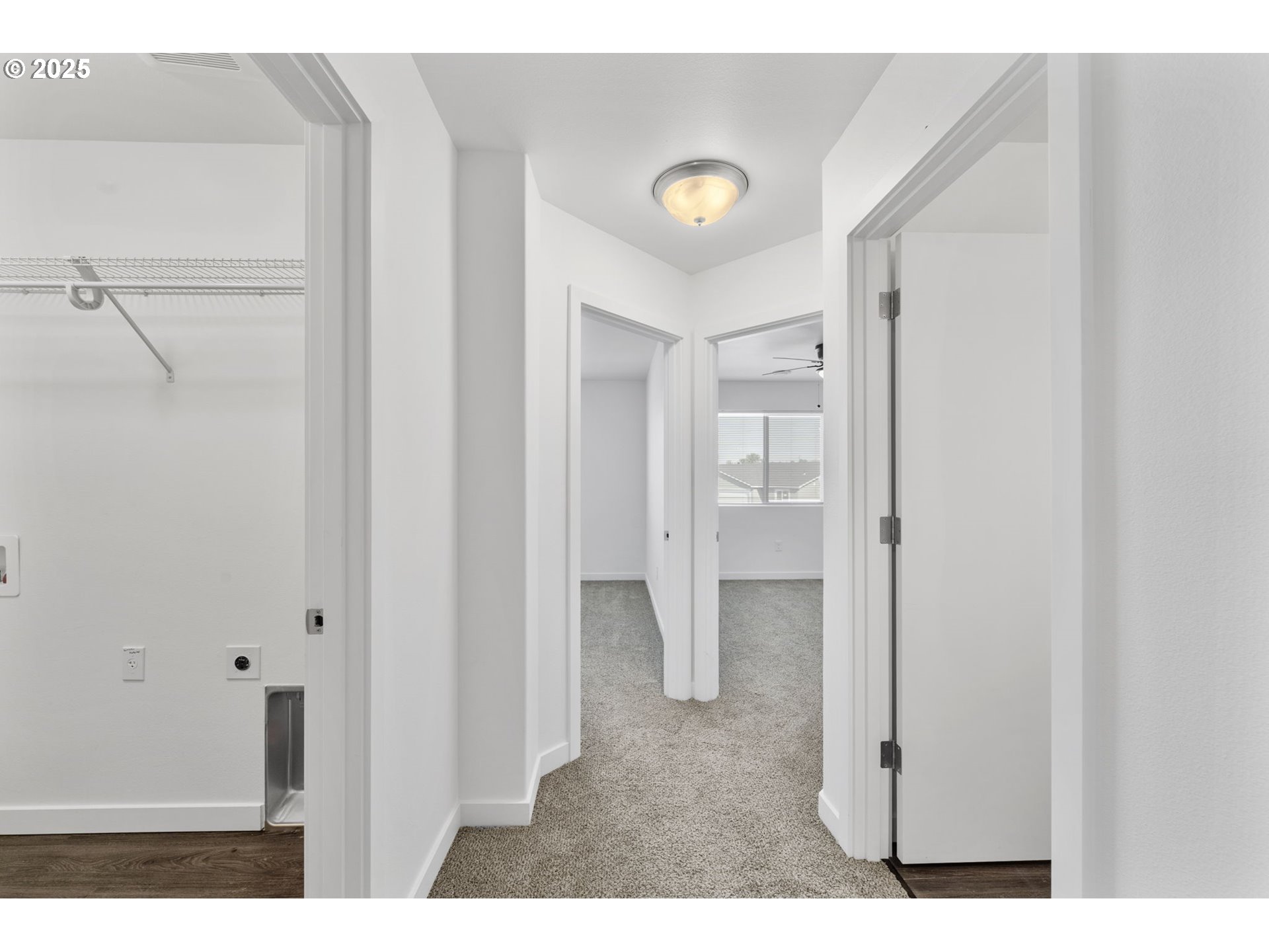 774 Northeast 11th Street Hermiston, OR 97838 - Photo 19 of 34 a view of a bathroom with a sink