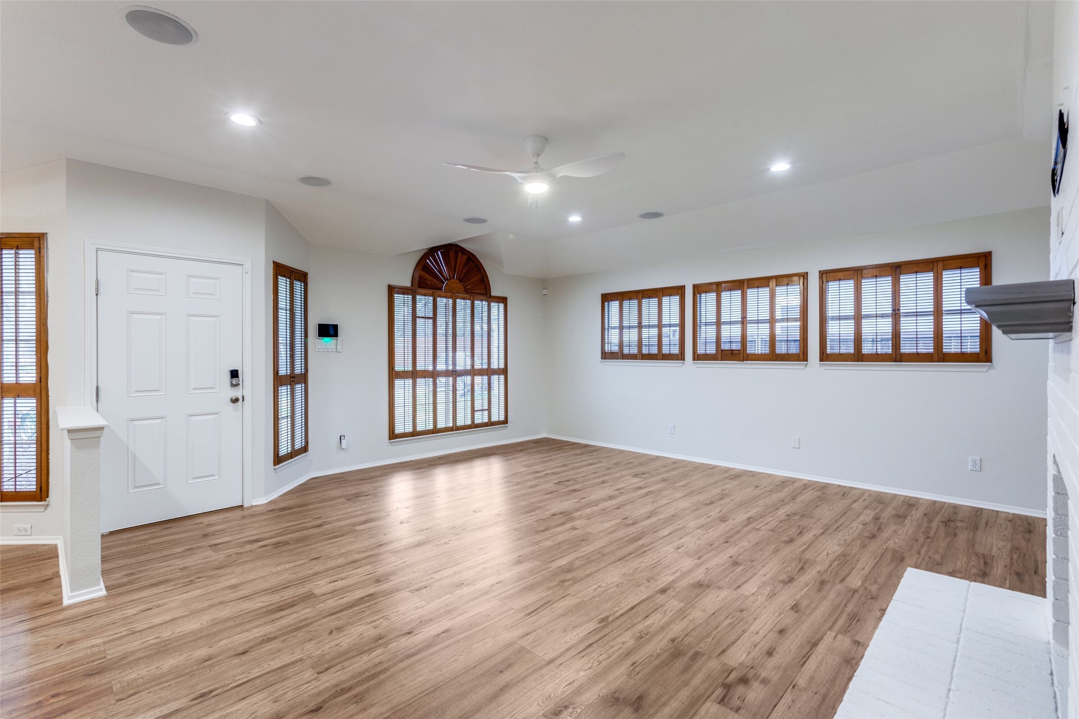 900 Angleton Cove Austin, TX 78748 - Photo 3 of 12