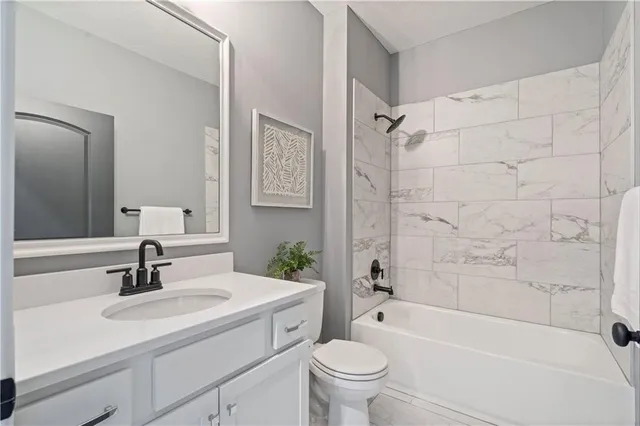 $405,396 | 405 Southwest Redbud Court, Blue Springs, MO 64064