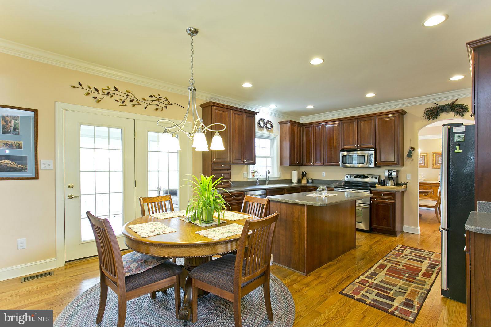4060 Middle Road Winchester, VA 22602 - Photo 5 of 30 breakfast area and kitchen