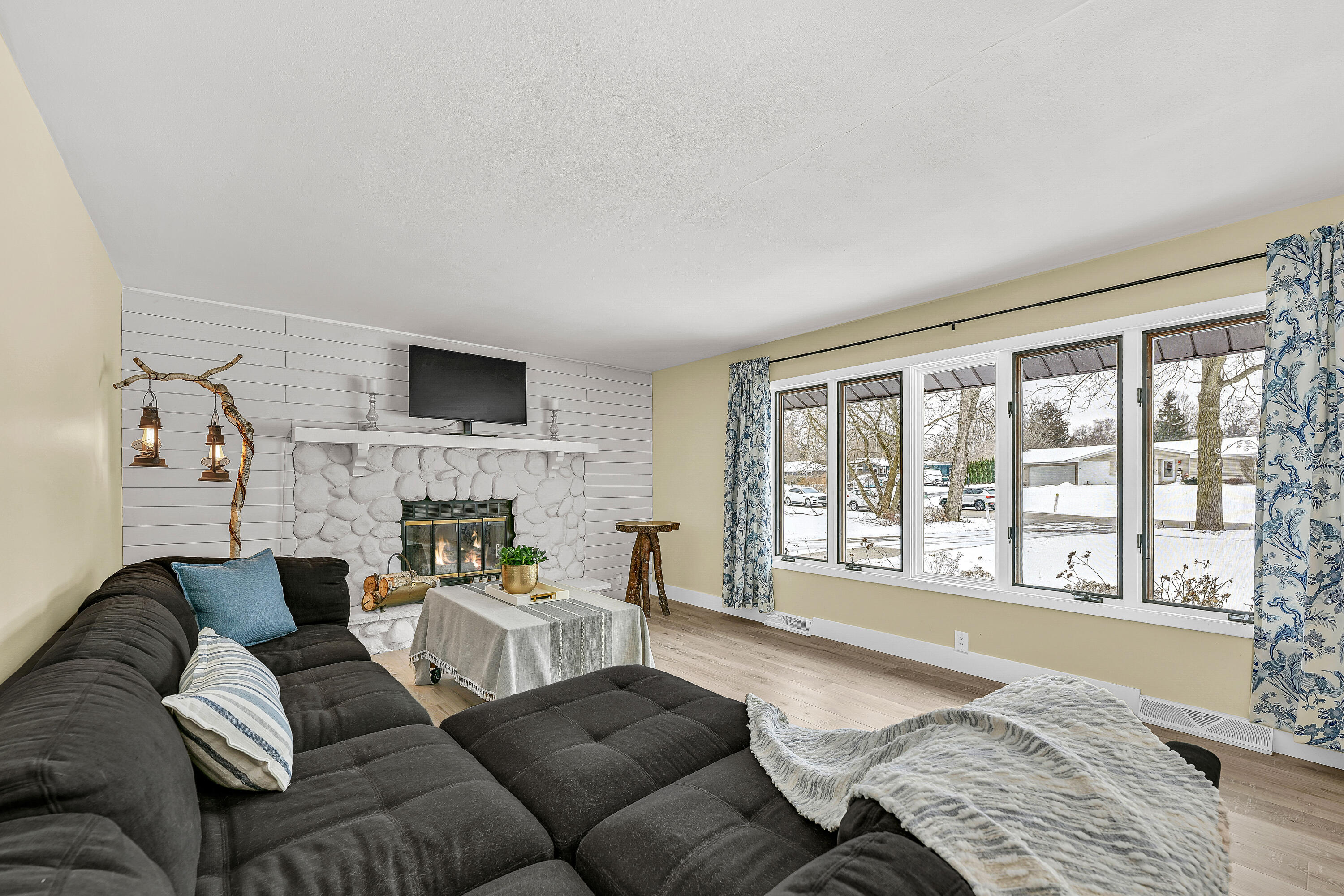 11368 Bridget Lane Hales Corners, WI 53130 - Photo 7 of 43 Living Room