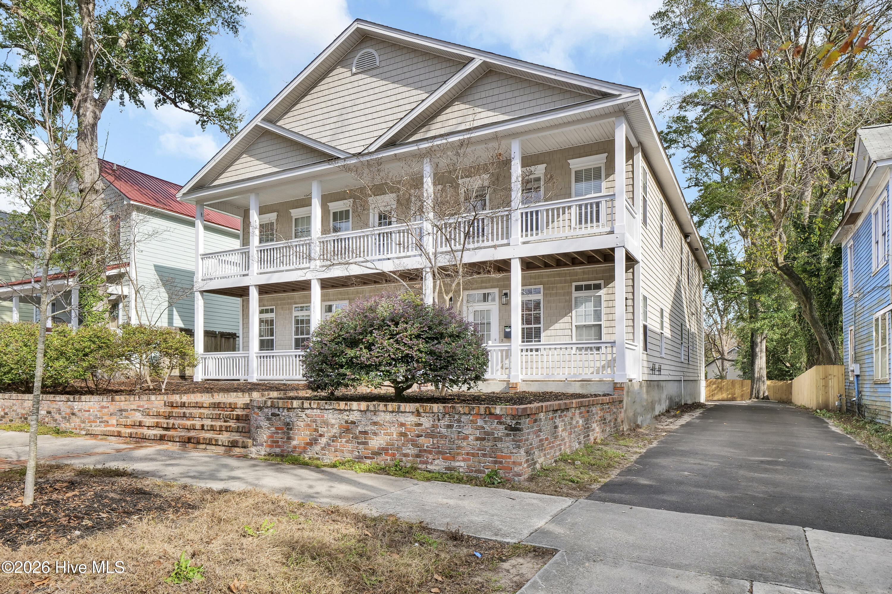 001_hidden-015_p2844080_791_675_990