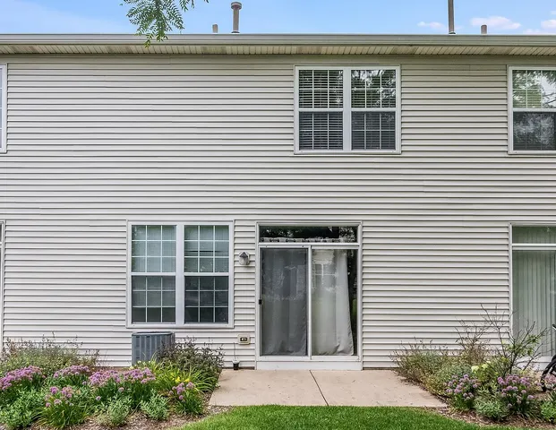 $2,200 | 2906 Rutland Circle, Naperville, IL 60564