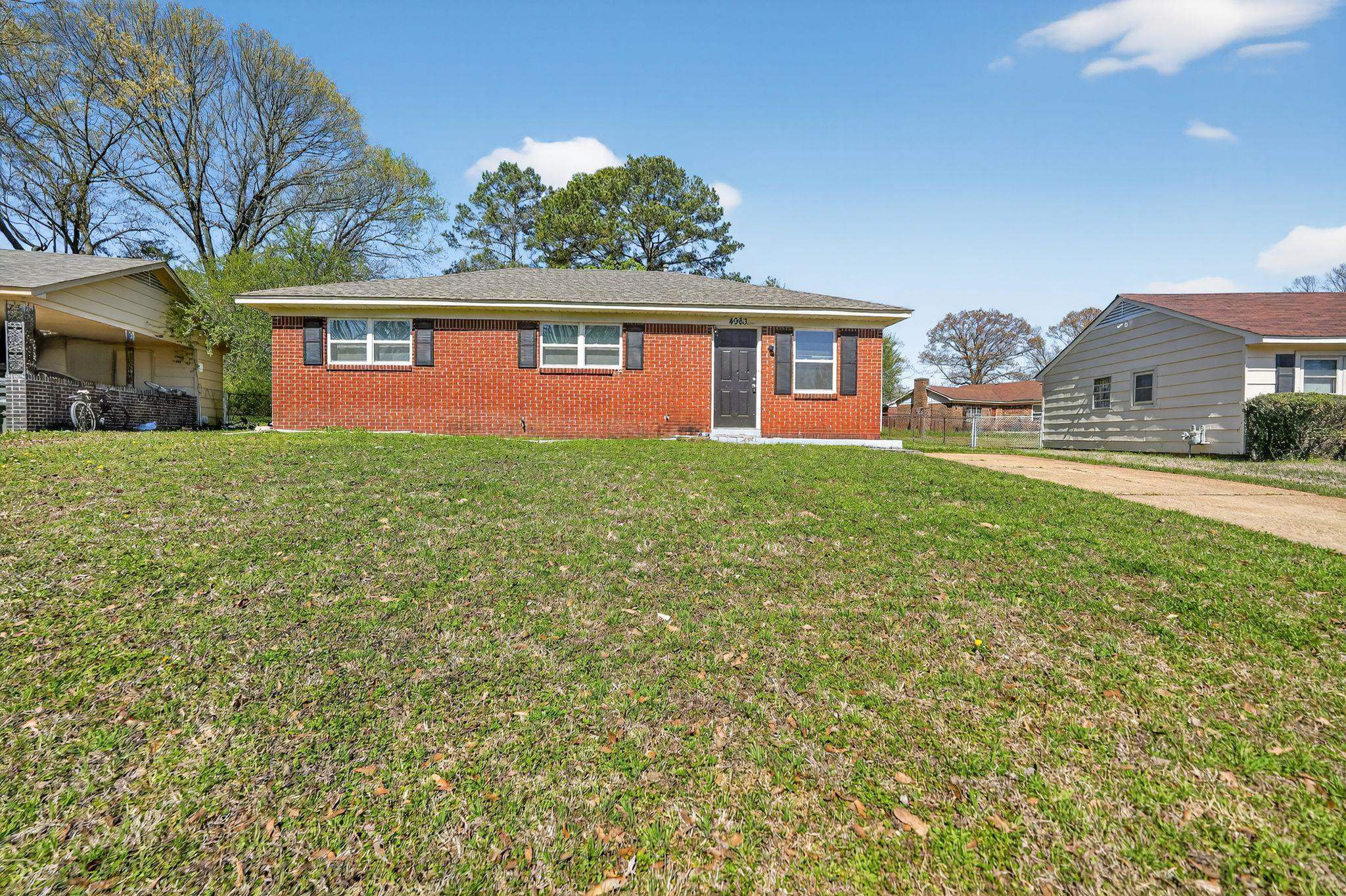 4983 Appleville Street Memphis, TN 38109 - Photo 1 of 33